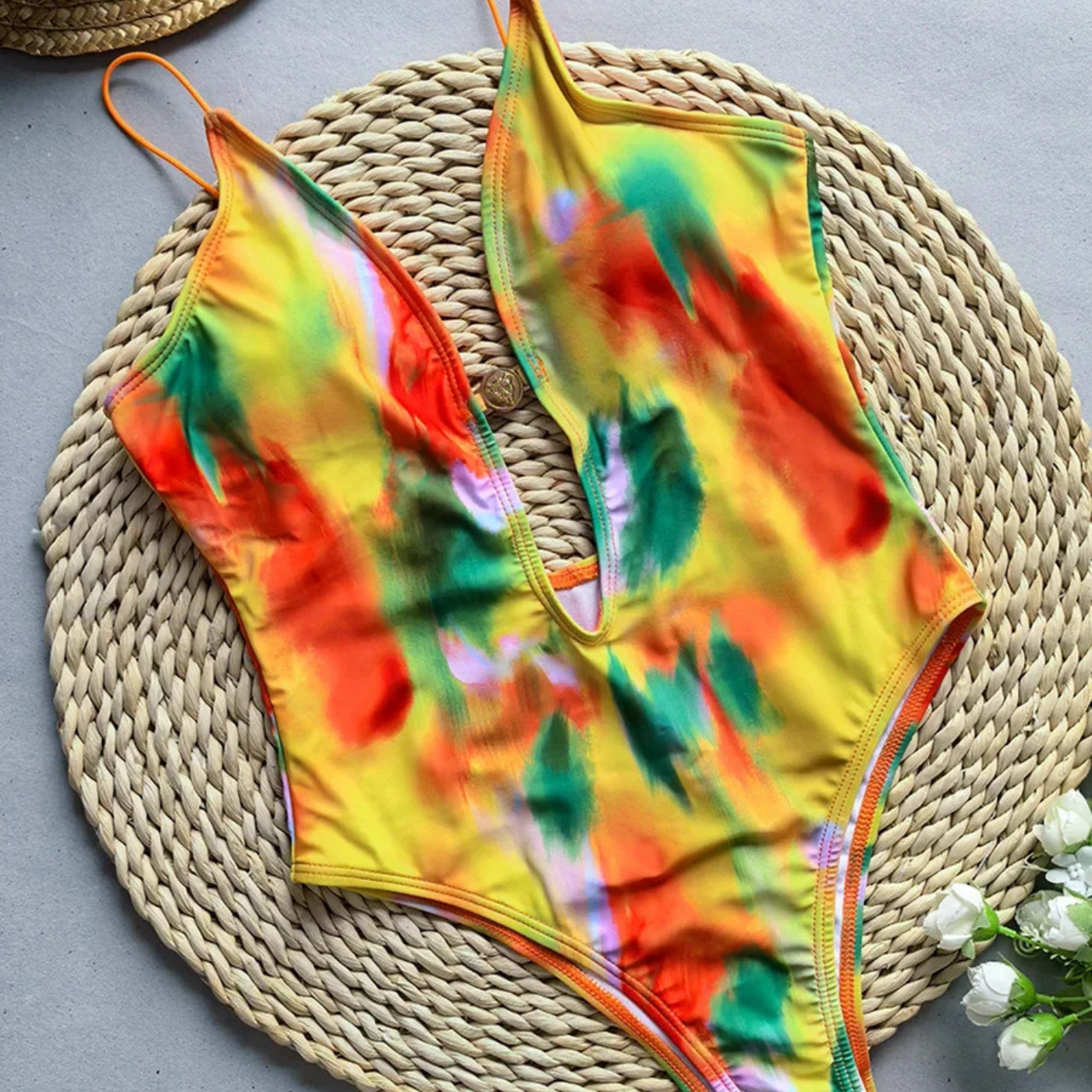 Vita Lucente – Sexy swimsuit with deep V &amp; keyhole detail